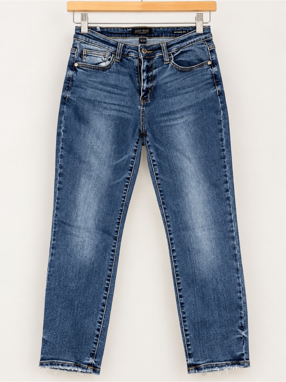Judy Blue Boyfriend Fit Jeans Women’s 9/29 Blue Wash Cropped Frayed Hem